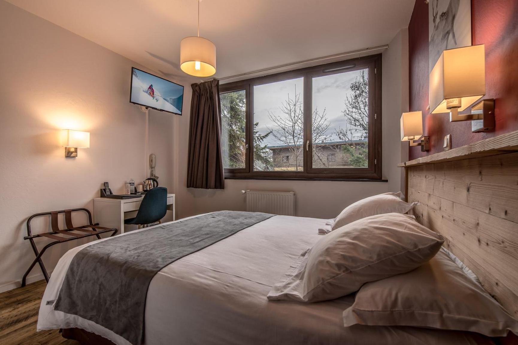 Hotel Le Marintan Сен-Мишел-дьо-Мориен Екстериор снимка