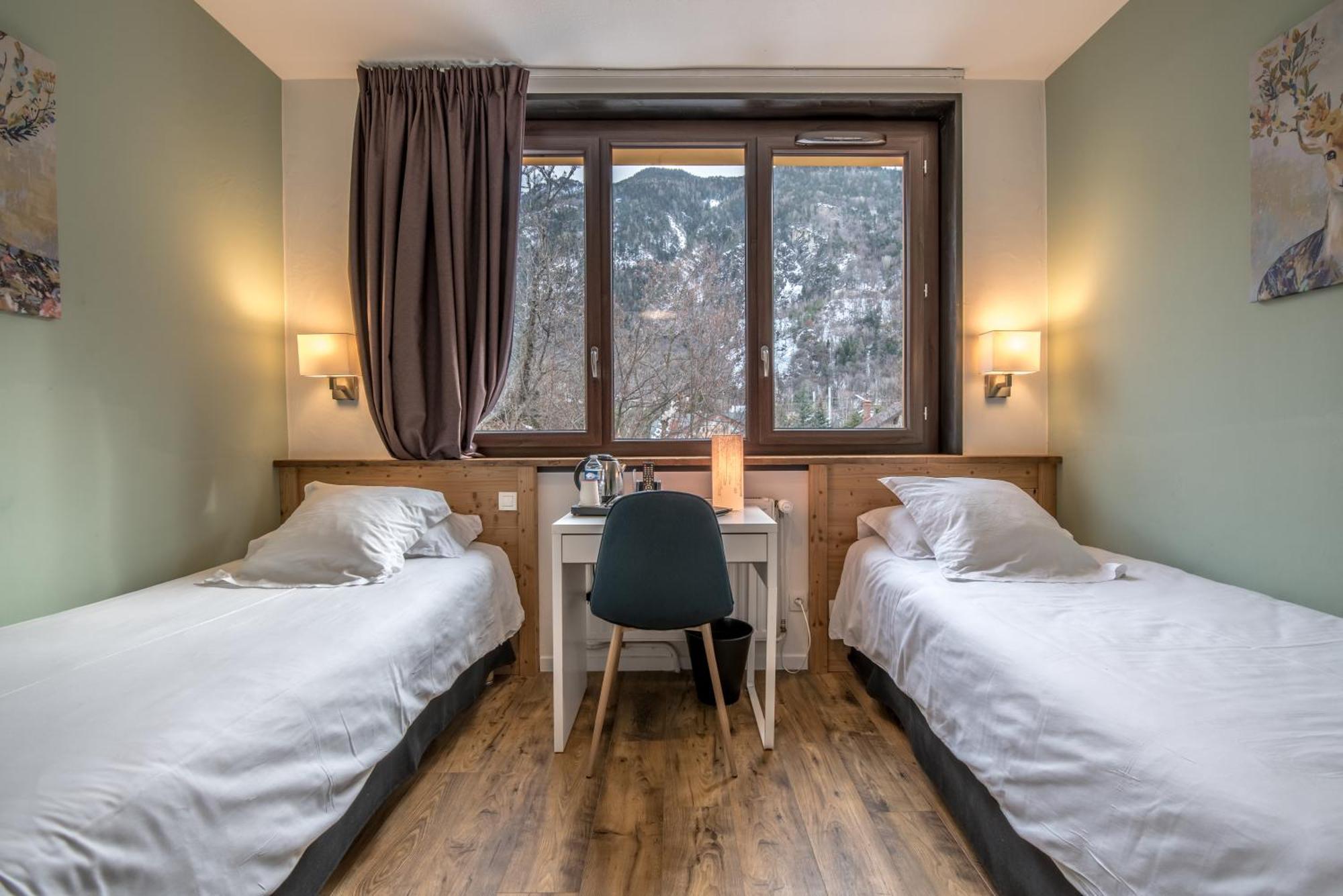 Hotel Le Marintan Сен-Мишел-дьо-Мориен Екстериор снимка